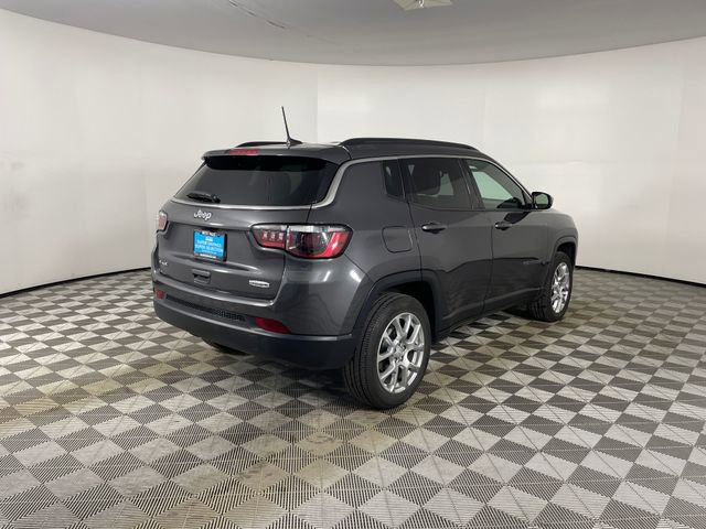 Used 2024 Jeep Compass Latitude image 24