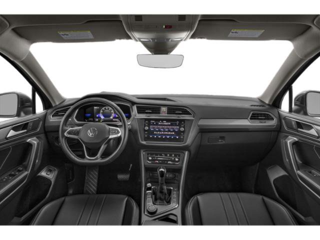 Used 2023 Volkswagen Tiguan SE w/ Panoramic Sunroof Package FWD image 11