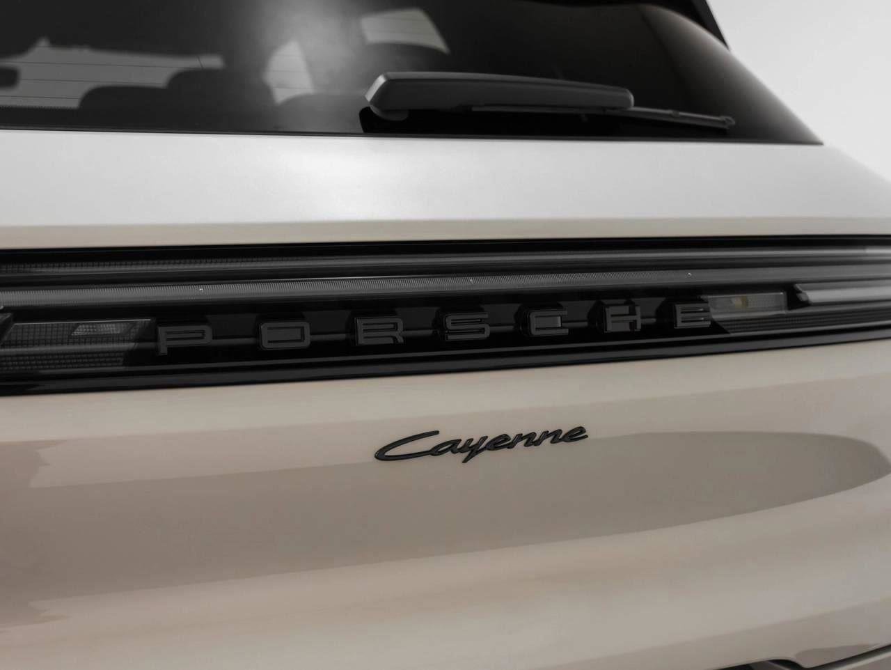 New 2025 Porsche Cayenne image 92