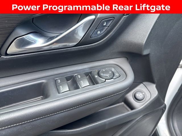 Used 2022 GMC Terrain SLE w/ Driver Convenience Package image 8