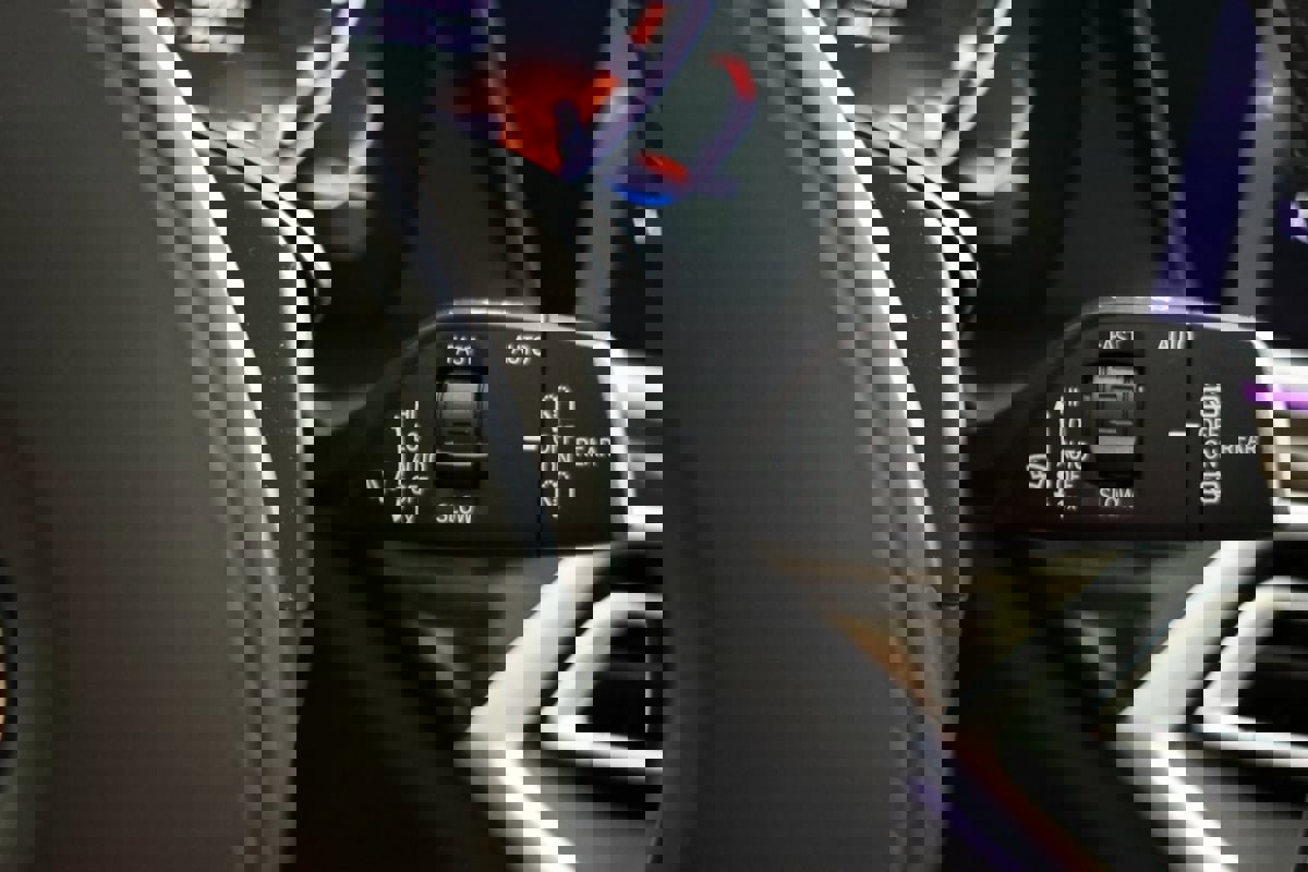 Used 2020 BMW X5 M50i w/ Premium Package image 29