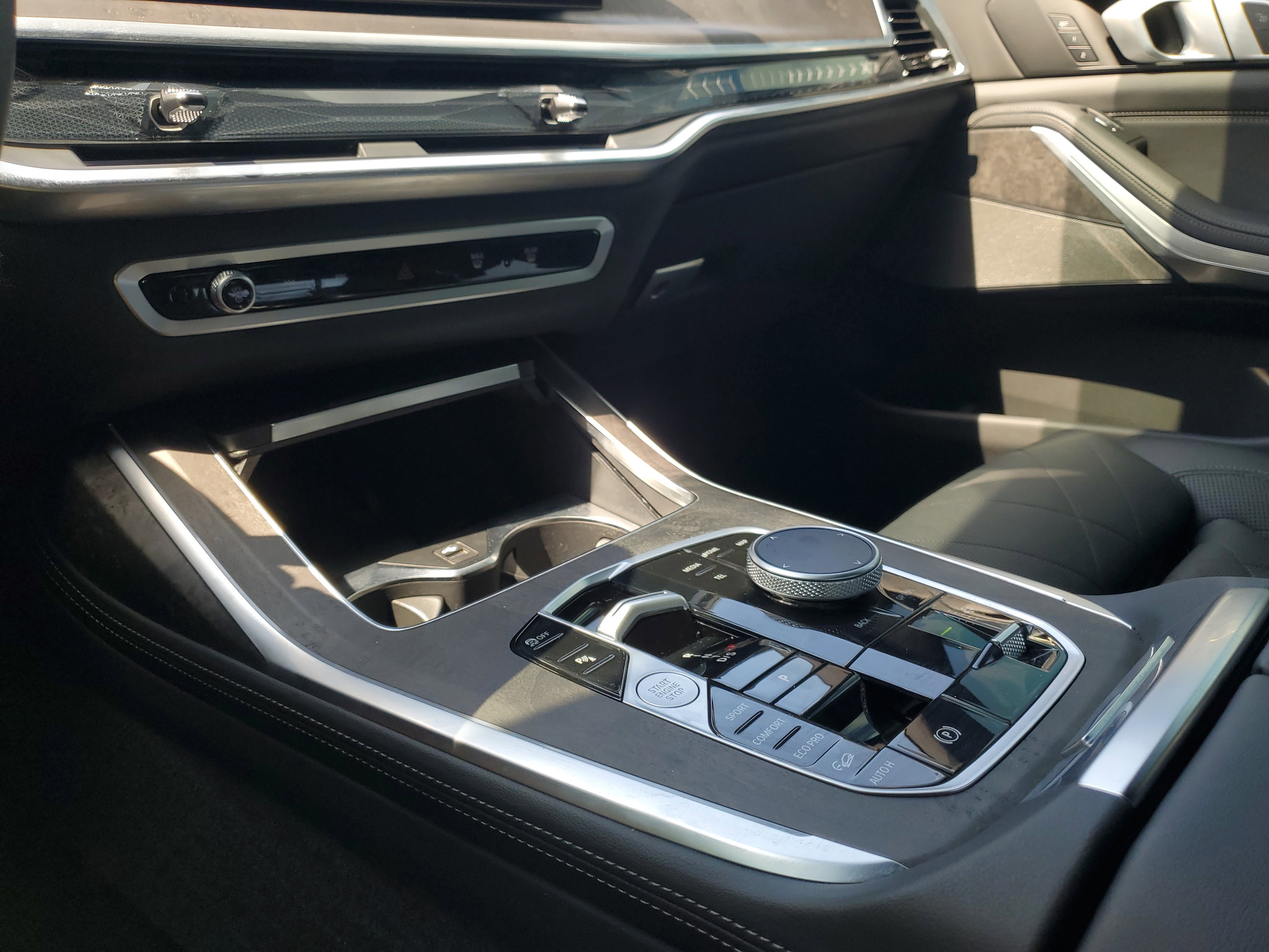 Used 2025 BMW X7 xDrive40i w/ M Sport Package image 30