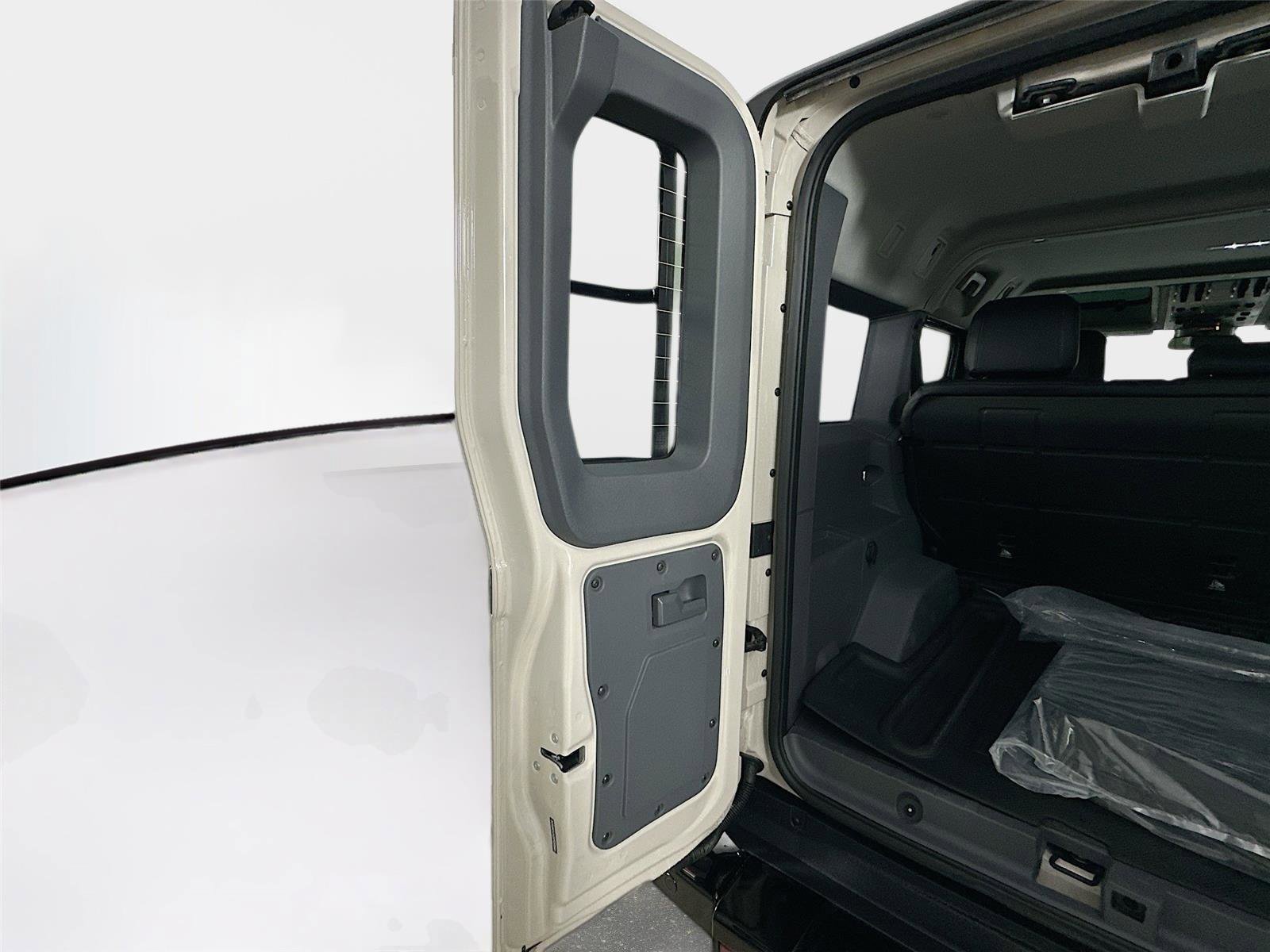 New 2025 INEOS Grenadier Fieldmaster Edition image 43