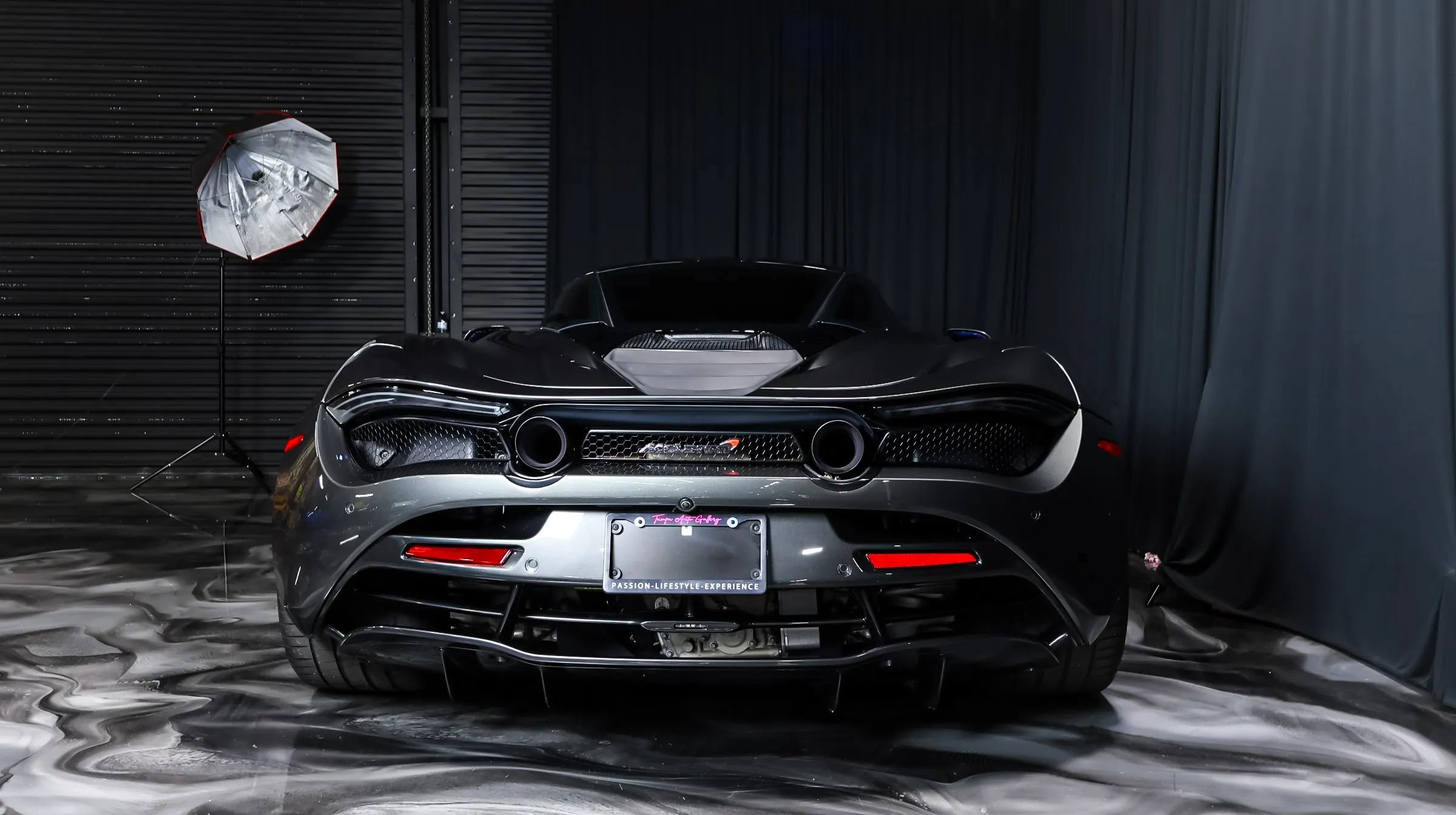 Used 2018 McLaren 720S Luxury RWD image 16