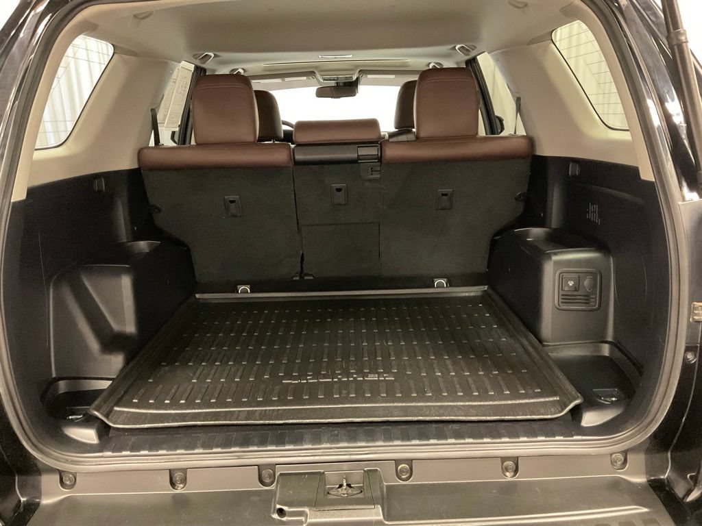 Used 2022 Toyota 4Runner Limited AWD/4WD image 30