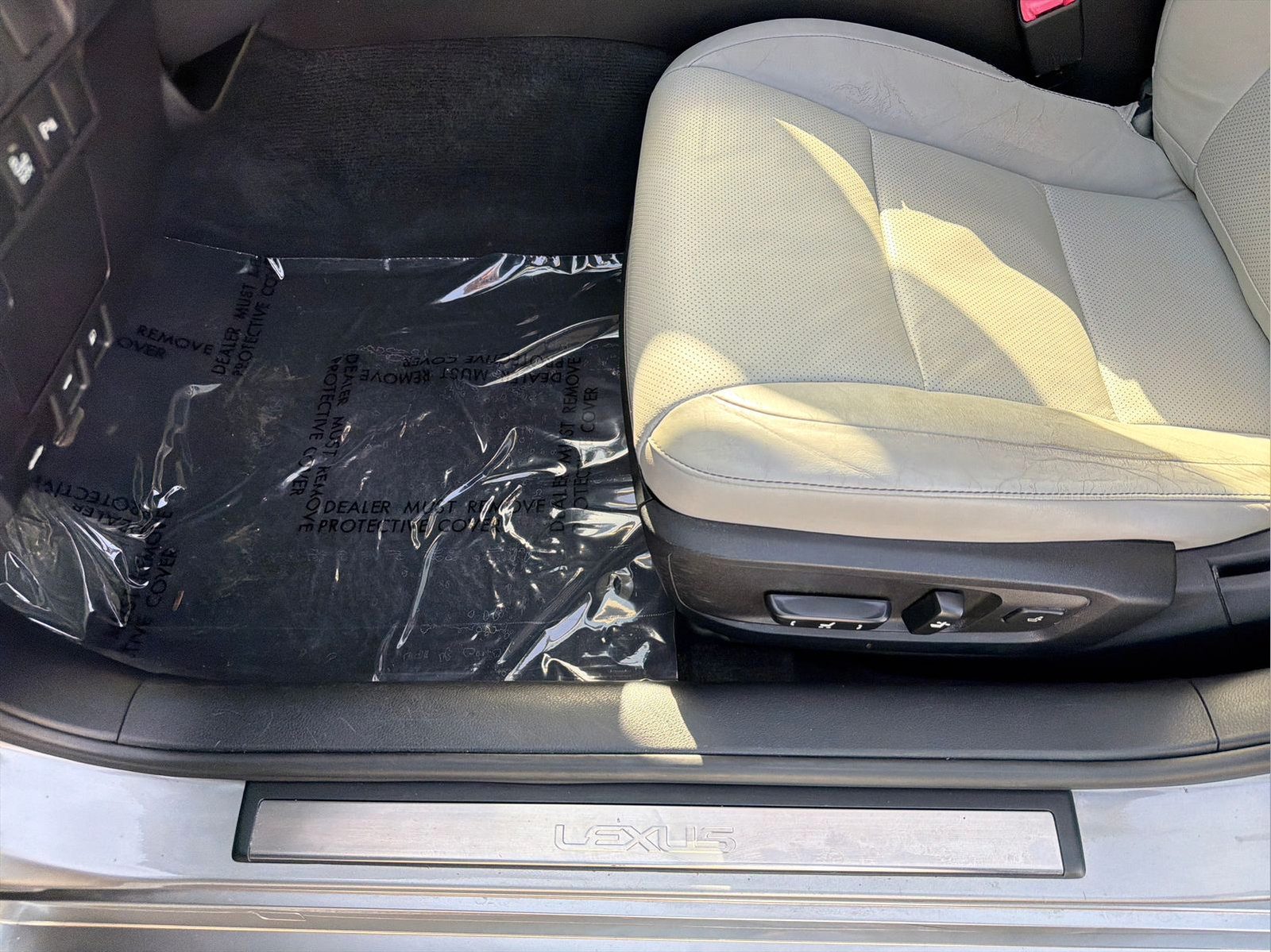 Used 2015 Lexus ES 350 w/ Luxury Package FWD image 29