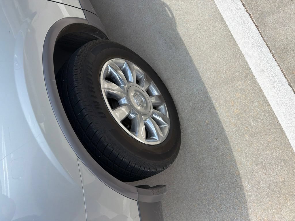 Used 2012 Buick Enclave Premium FWD image 6