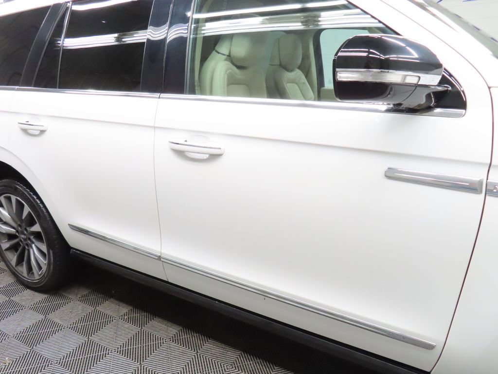 Used 2020 Lincoln Navigator Reserve w/ Luxury Package AWD/4WD image 41