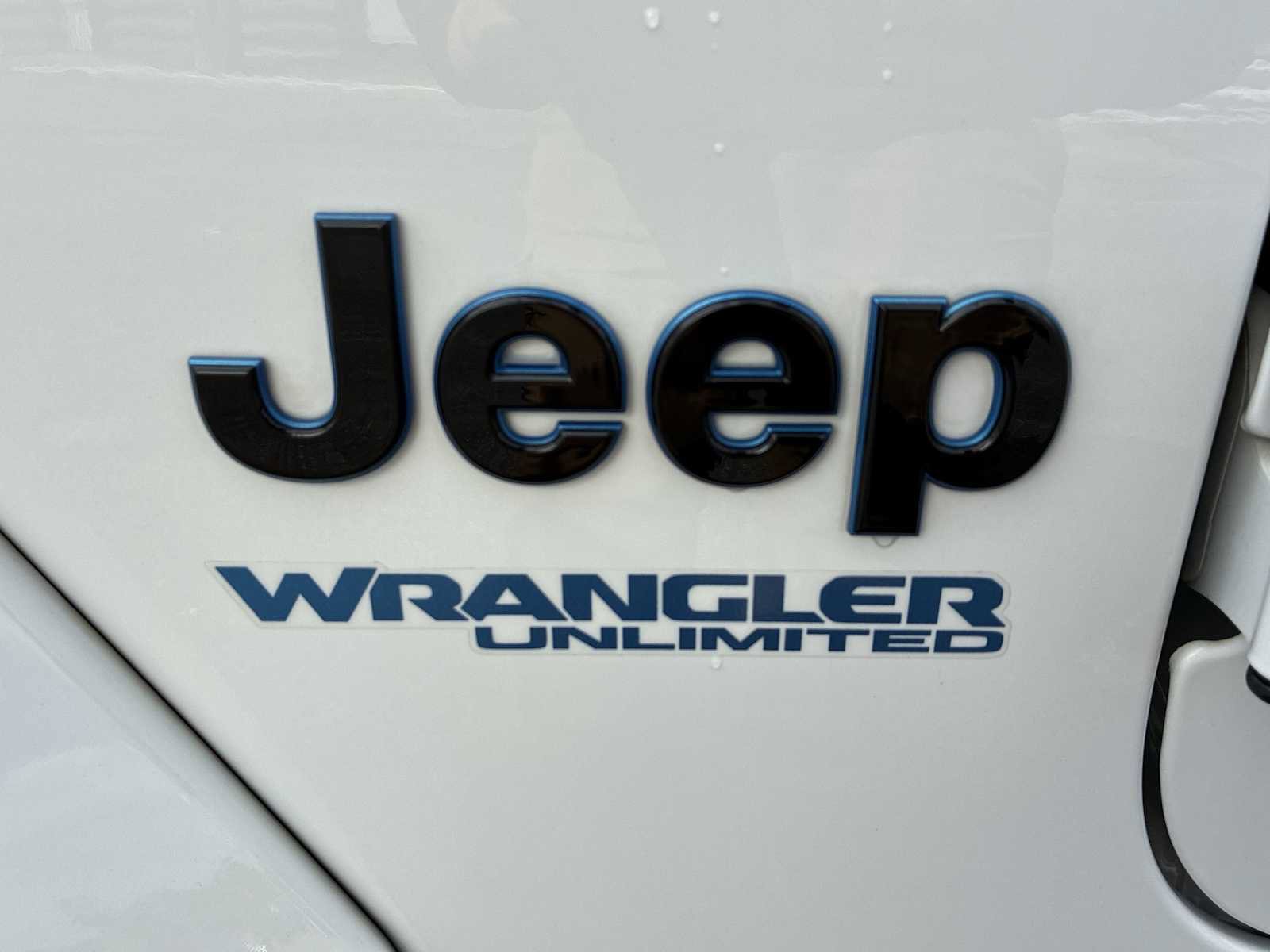 Used 2022 Jeep Wrangler Unlimited Sahara image 32