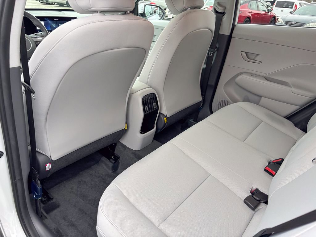 Used 2025 Hyundai Kona SEL image 42
