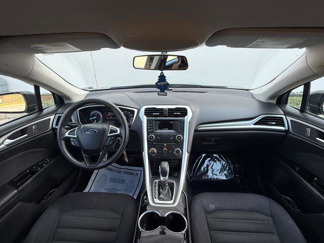 Used 2015 Ford Fusion SE FWD image 9
