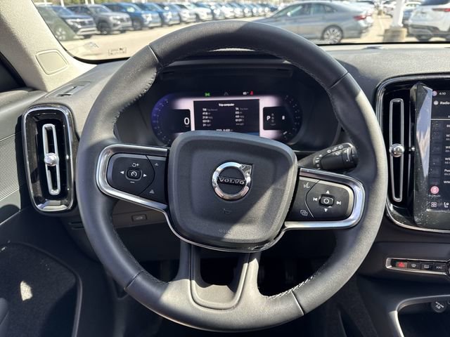 Used 2023 Volvo XC40 B5 Plus w/ Driver Assist Package AWD/4WD image 17