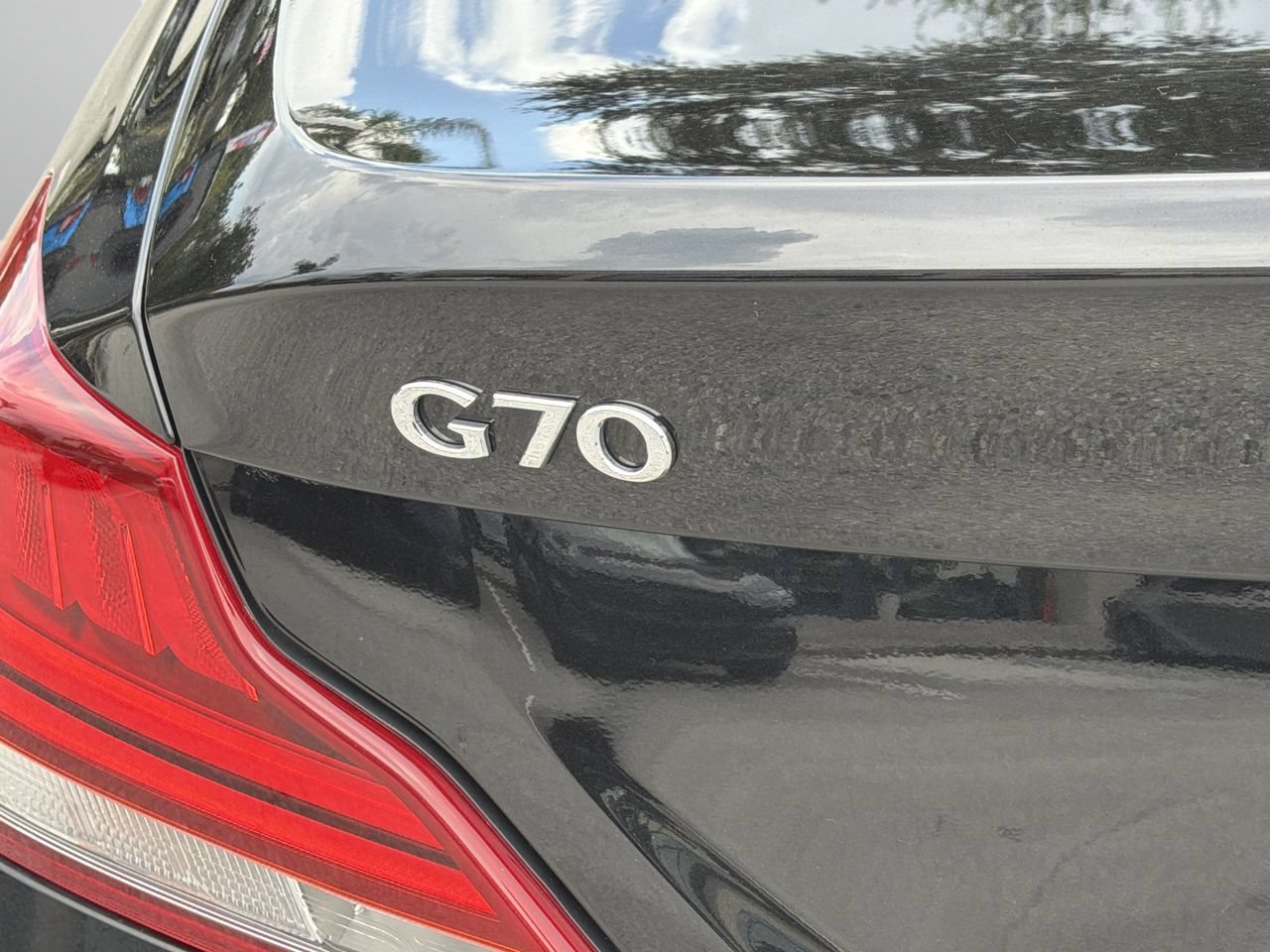 Used 2019 Genesis G70 2.0T Advanced RWD image 9