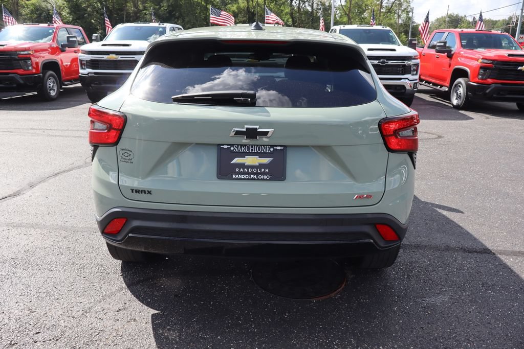 Used 2024 Chevrolet Trax RS w/ Driver Confidence Package FWD image 28