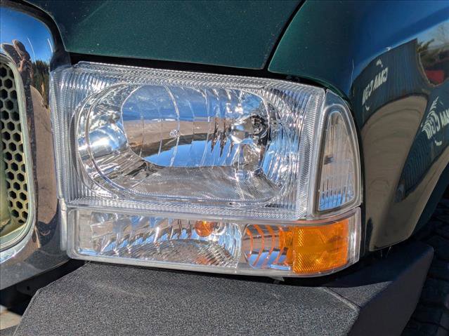 Used 2003 Ford F250 XLT image 9