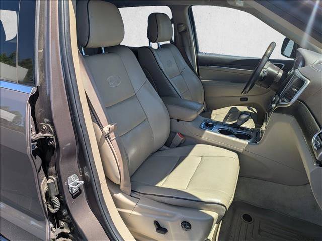 Used 2017 Jeep Grand Cherokee Overland w/ Jeep Active Safety Group AWD/4WD image 21