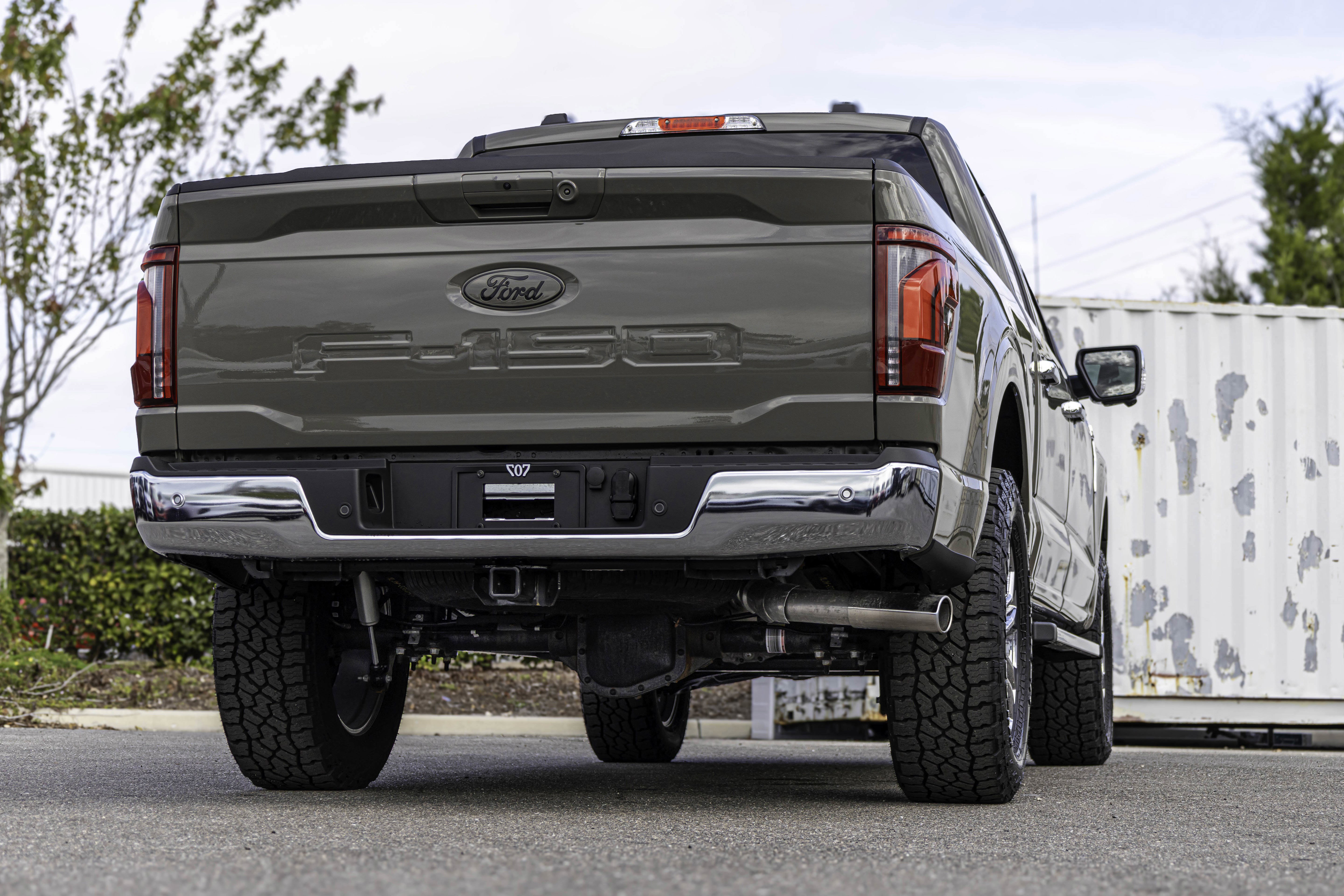 New 2025 Ford F150 Lariat w/ Equipment Group 501A Mid video 3