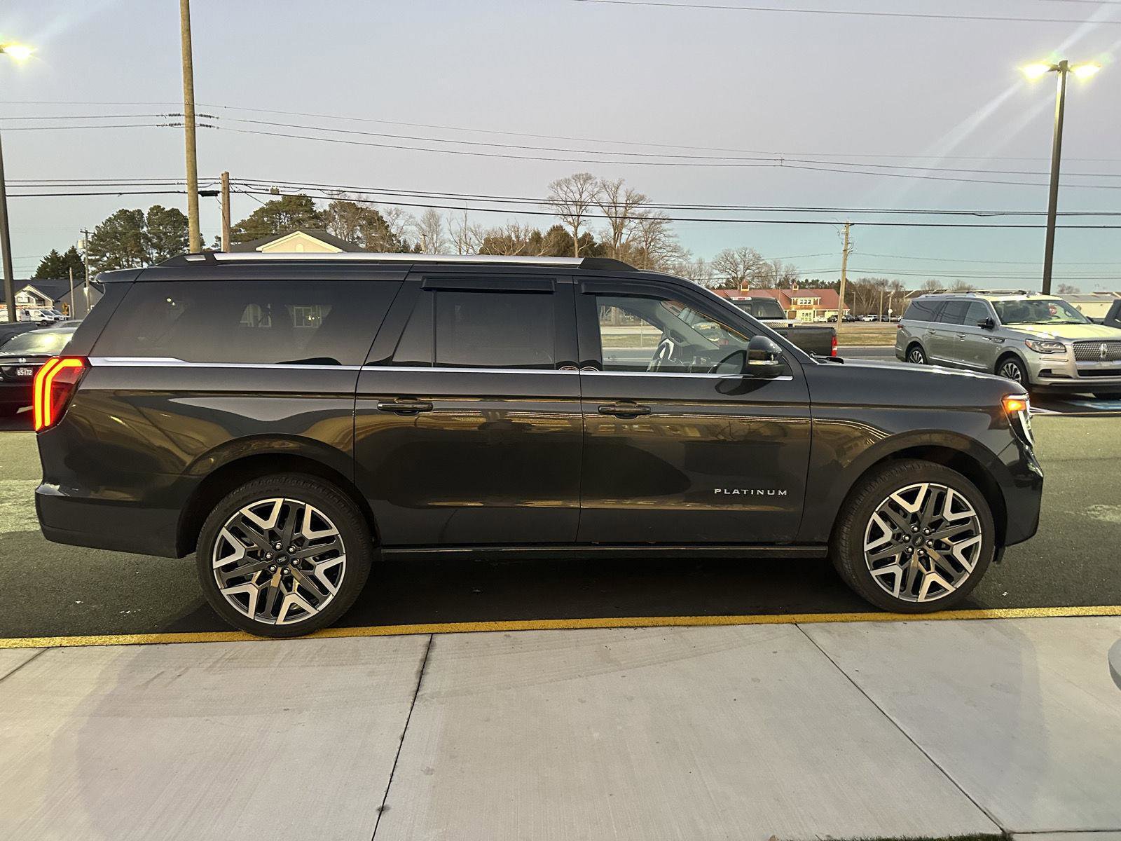 Used 2025 Ford Expedition Max Platinum w/ Platinum Ultimate Package image 4