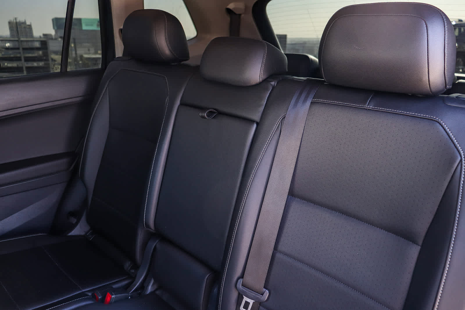 Used 2019 Volkswagen Tiguan SE image 19