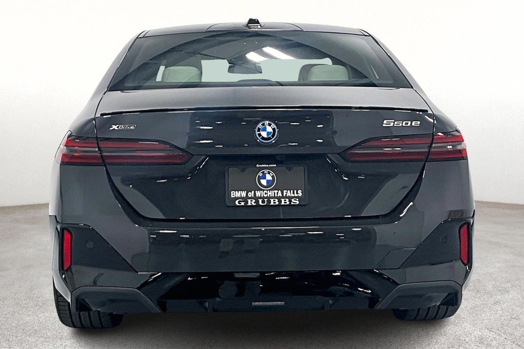 New 2026 BMW 550e xDrive AWD/4WD image 5
