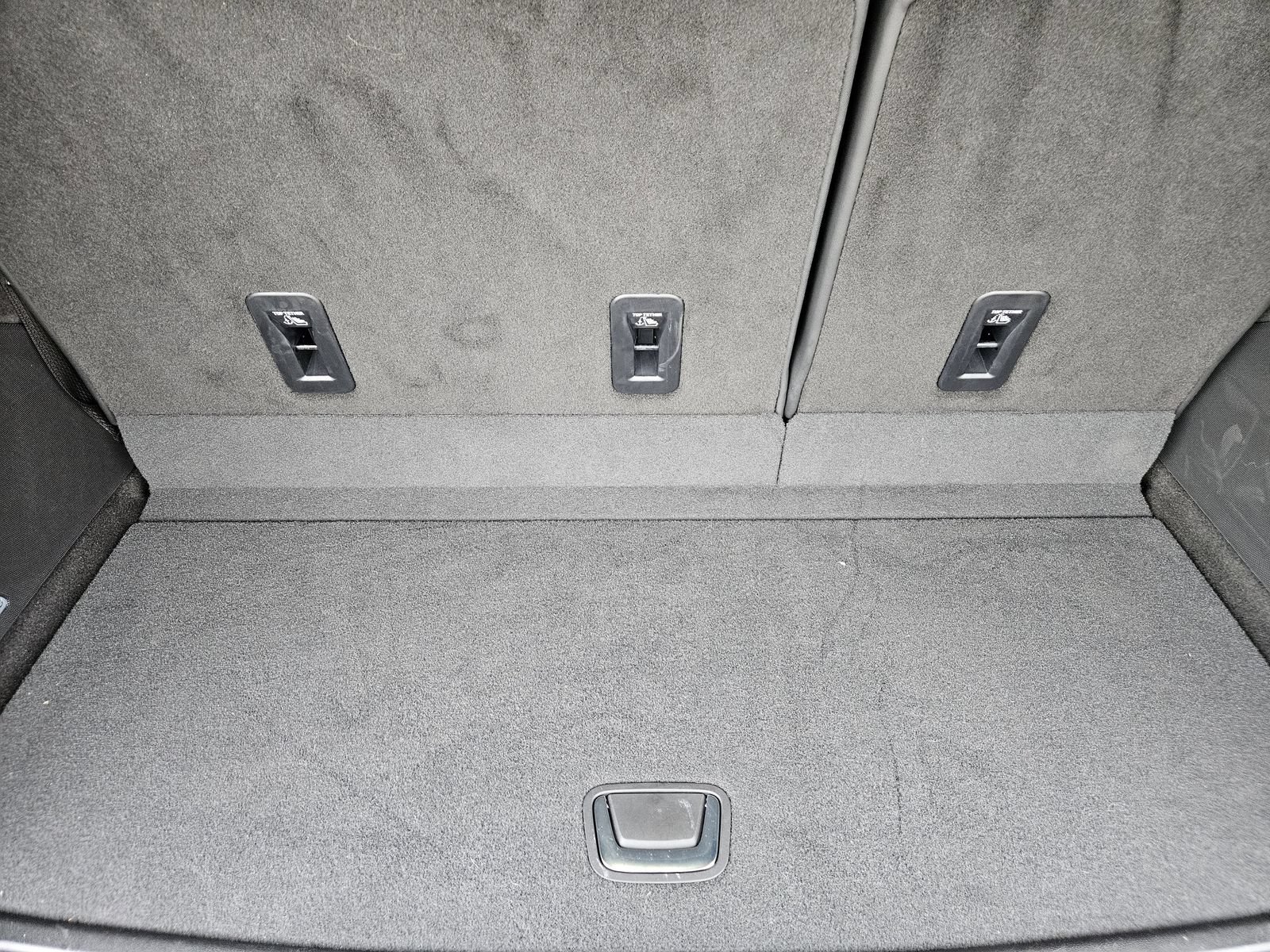 Used 2025 Cadillac Escalade Sport AWD/4WD image 33