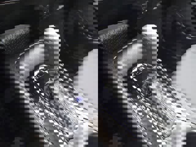 Used 2025 Toyota Corolla LE image 27