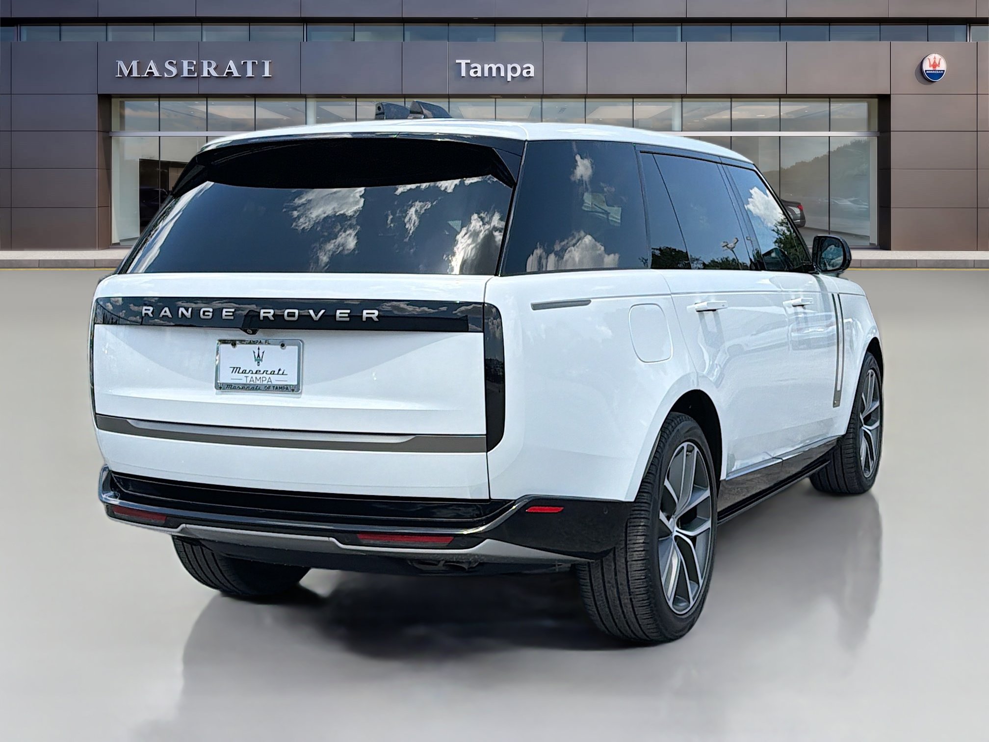 Used 2024 Land Rover Range Rover Long Wheelbase Autobiography AWD/4WD image 3
