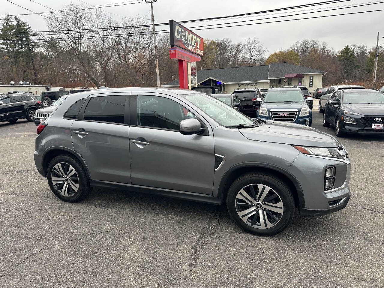 Used 2021 Mitsubishi Outlander Sport ES image 2