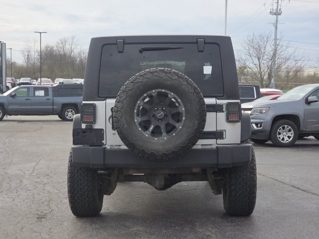 Used 2012 Jeep Wrangler Unlimited Rubicon image 9