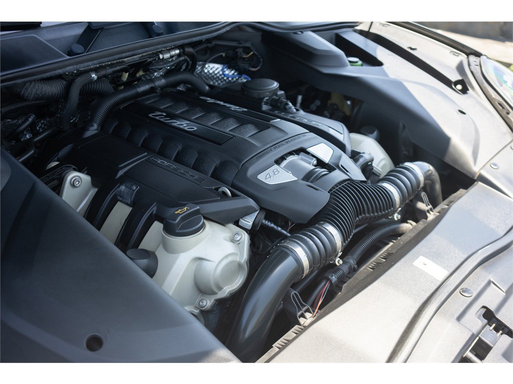 Used 2017 Porsche Cayenne image 30