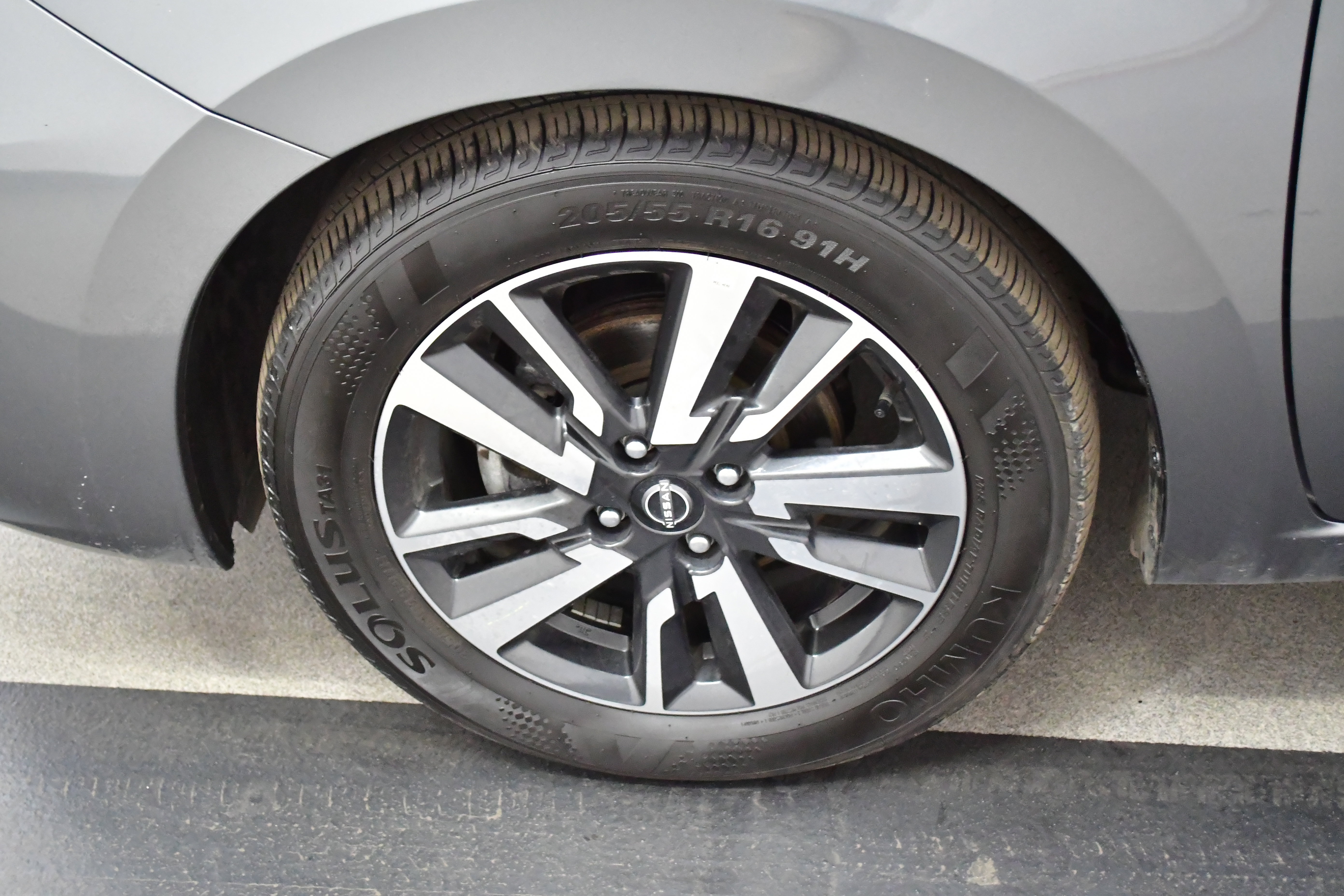 Used 2025 Nissan Versa SV image 55