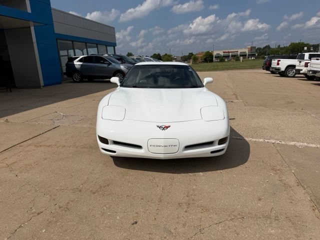 Used 2004 Chevrolet Corvette Coupe RWD image 10