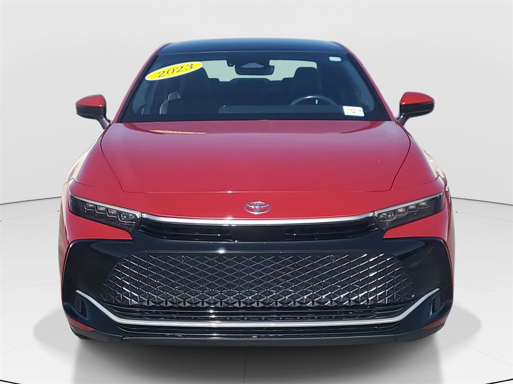 Used 2023 Toyota Crown Limited image 2