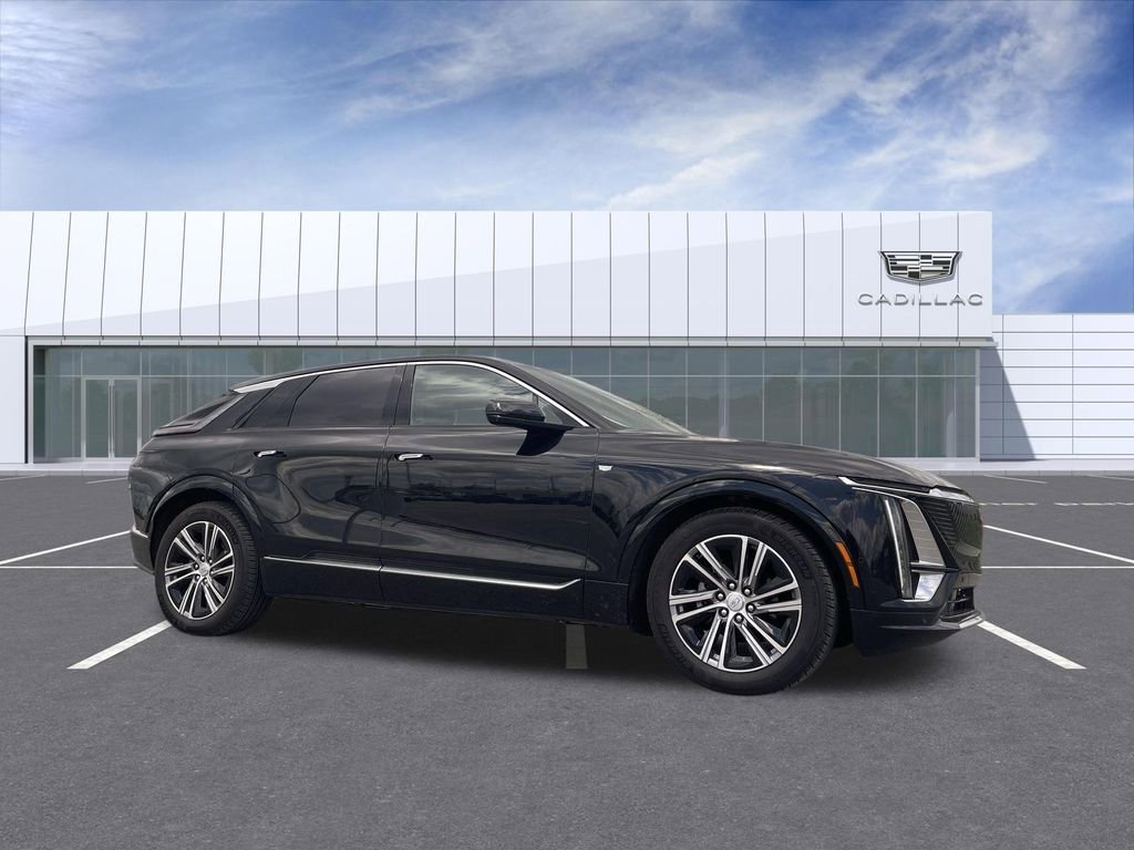 Used 2024 Cadillac Lyriq Luxury w/ LPO, Floor Liner Package AWD/4WD image 1