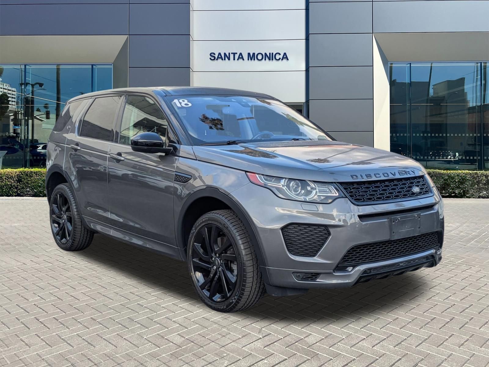 Used 2018 Land Rover Discovery Sport HSE image 3