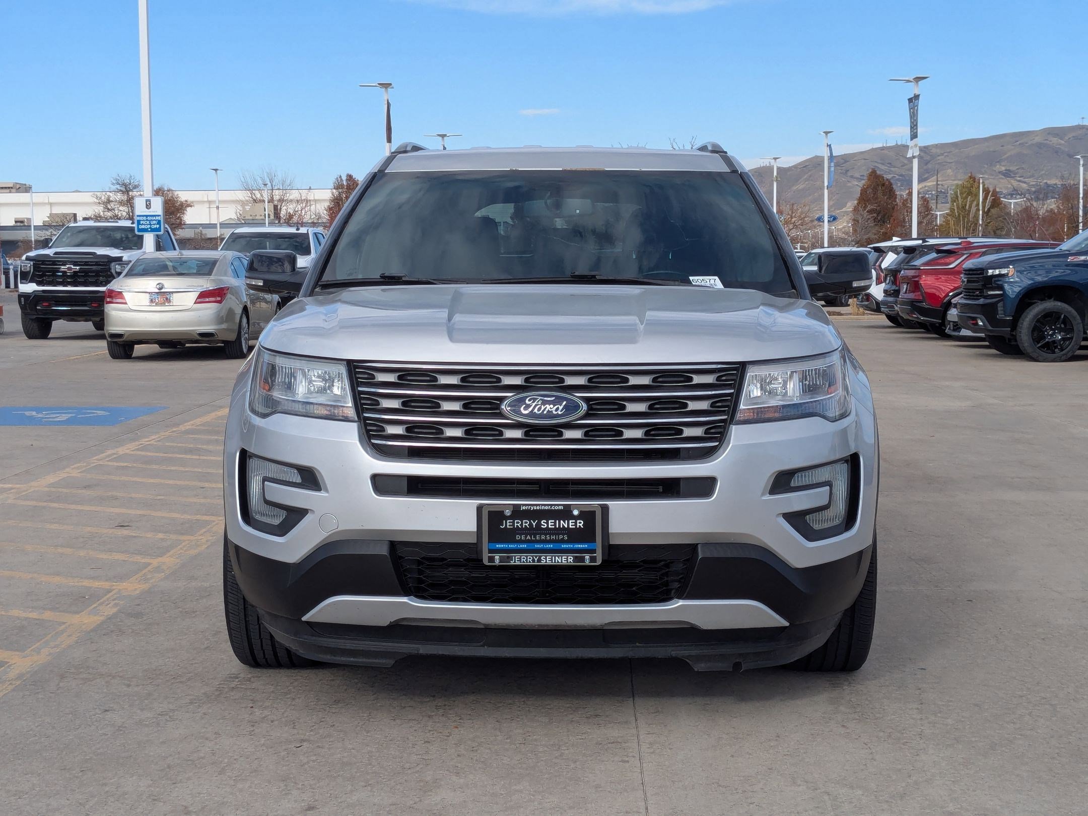 Used 2016 Ford Explorer XLT w/ Equipment Group 201A image 8