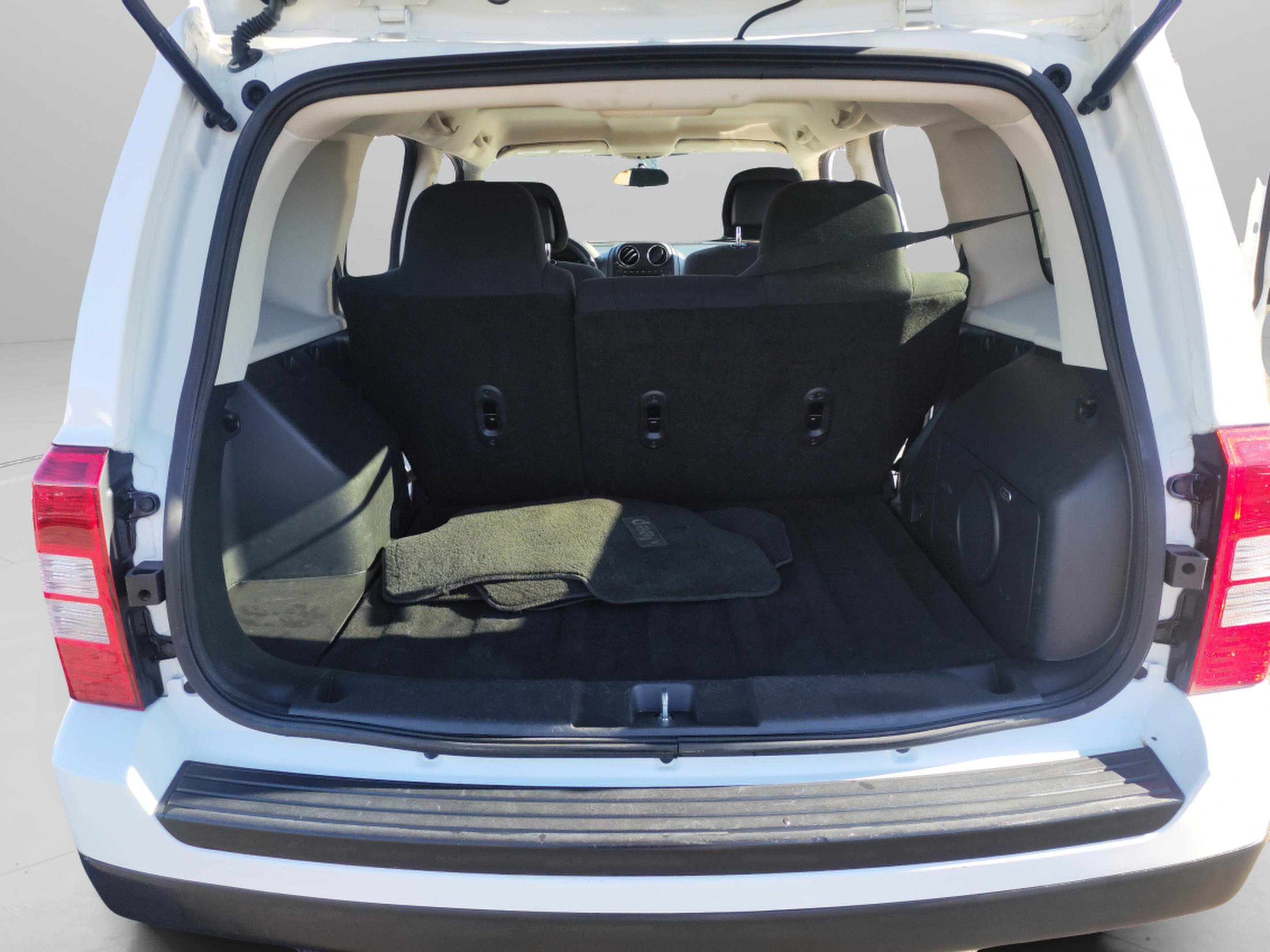 Used 2011 Jeep Patriot Latitude AWD/4WD image 29