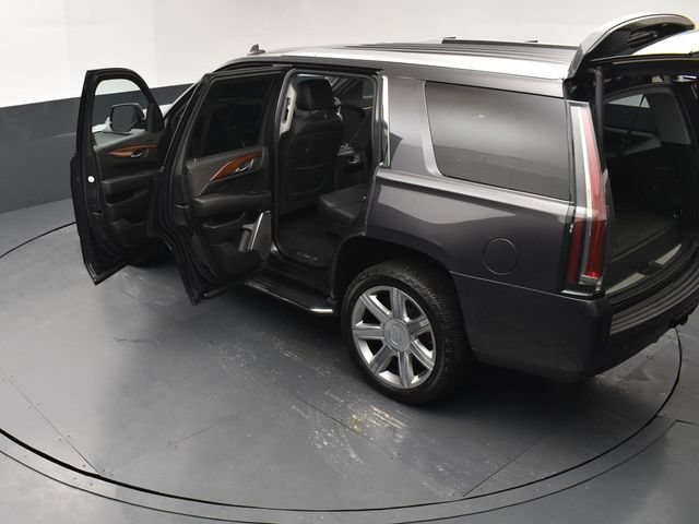 Used 2018 Cadillac Escalade Luxury AWD/4WD image 28