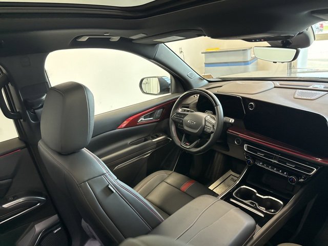 Used 2024 Chevrolet Traverse RS image 30