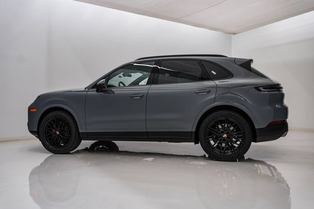 New 2026 Porsche Cayenne AWD/4WD image 2