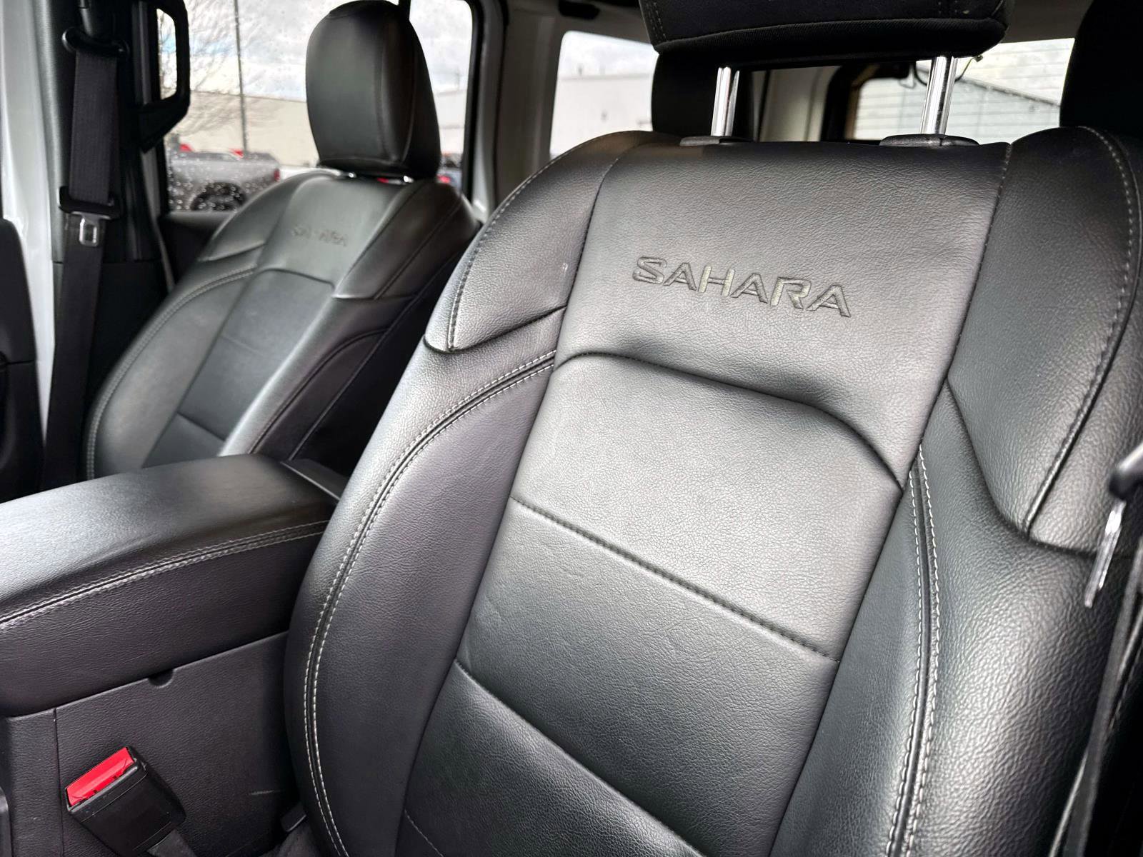 Used 2022 Jeep Wrangler Unlimited Sahara w/ Cold Weather Group image 11