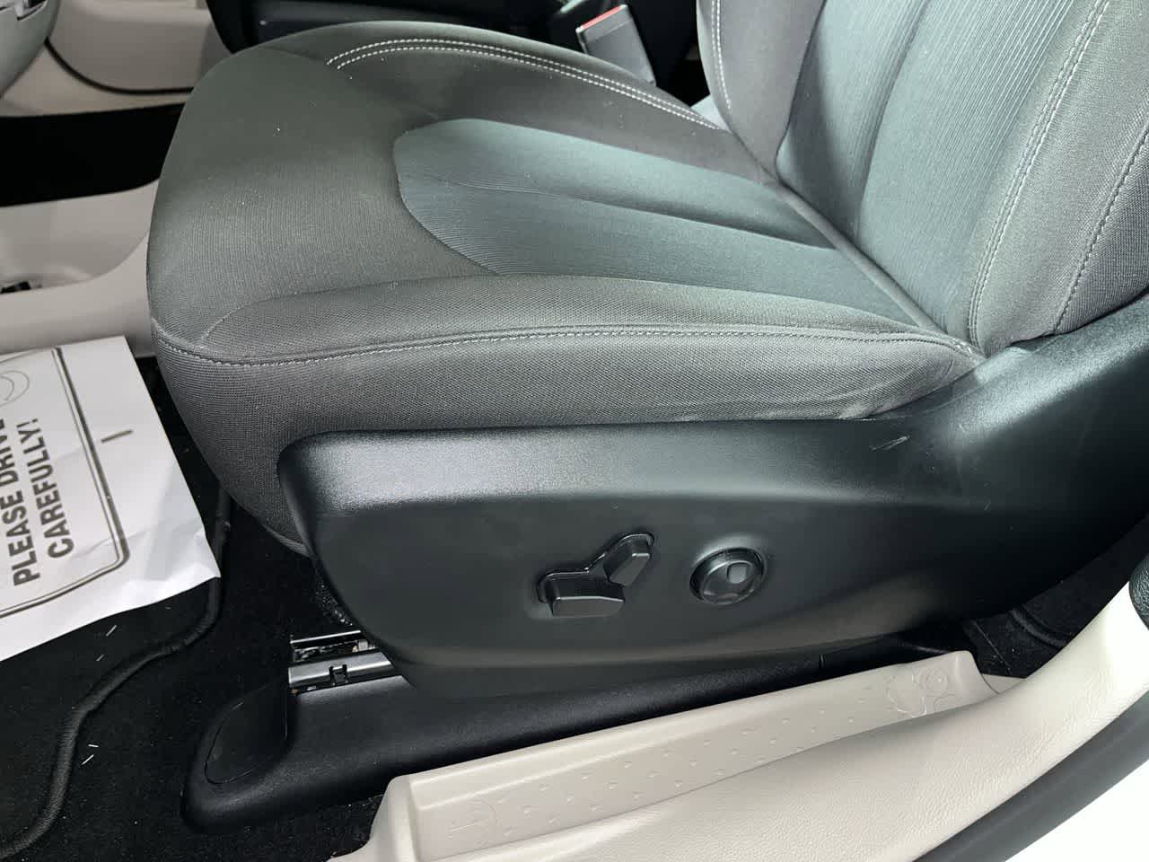 Used 2024 Chrysler Voyager LX FWD image 14