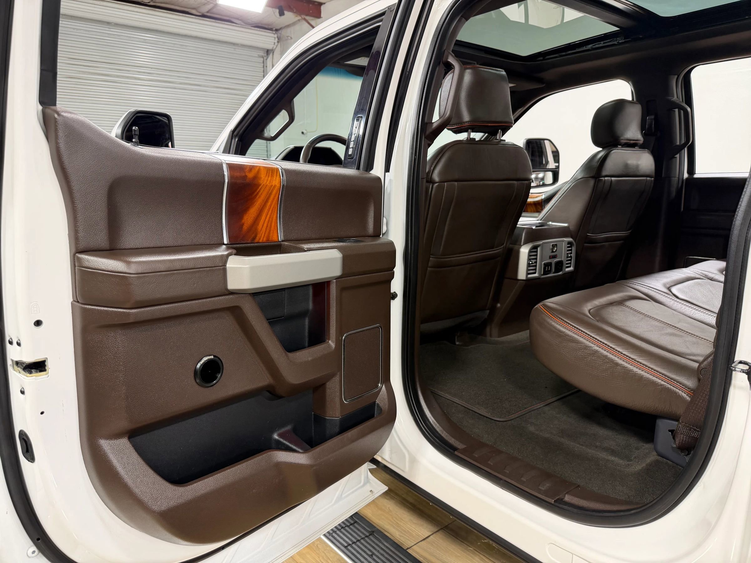 Used 2017 Ford F250 King Ranch w/ King Ranch Ultimate Package AWD/4WD image 15