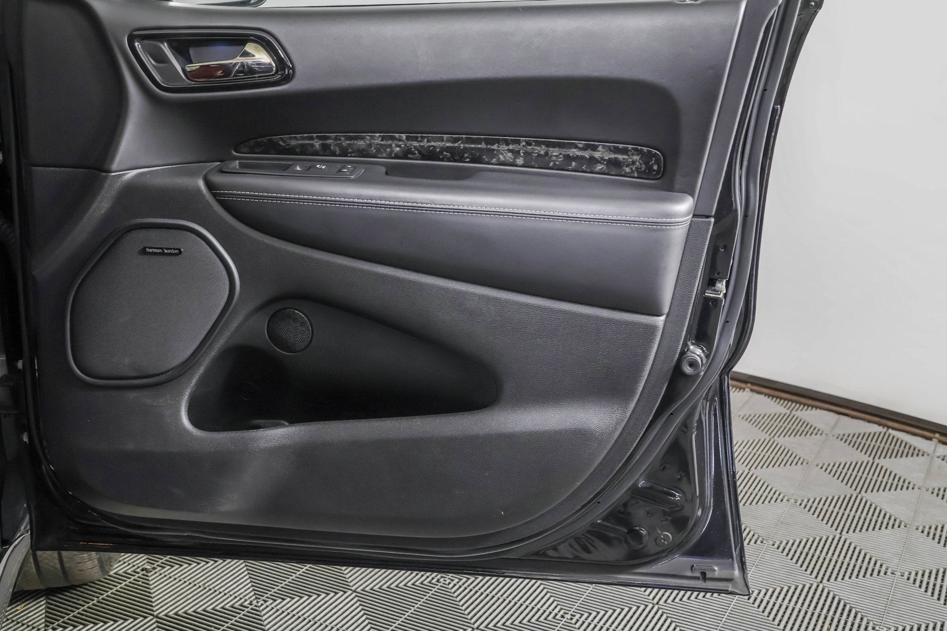 Used 2023 Dodge Durango SRT AWD/4WD image 50