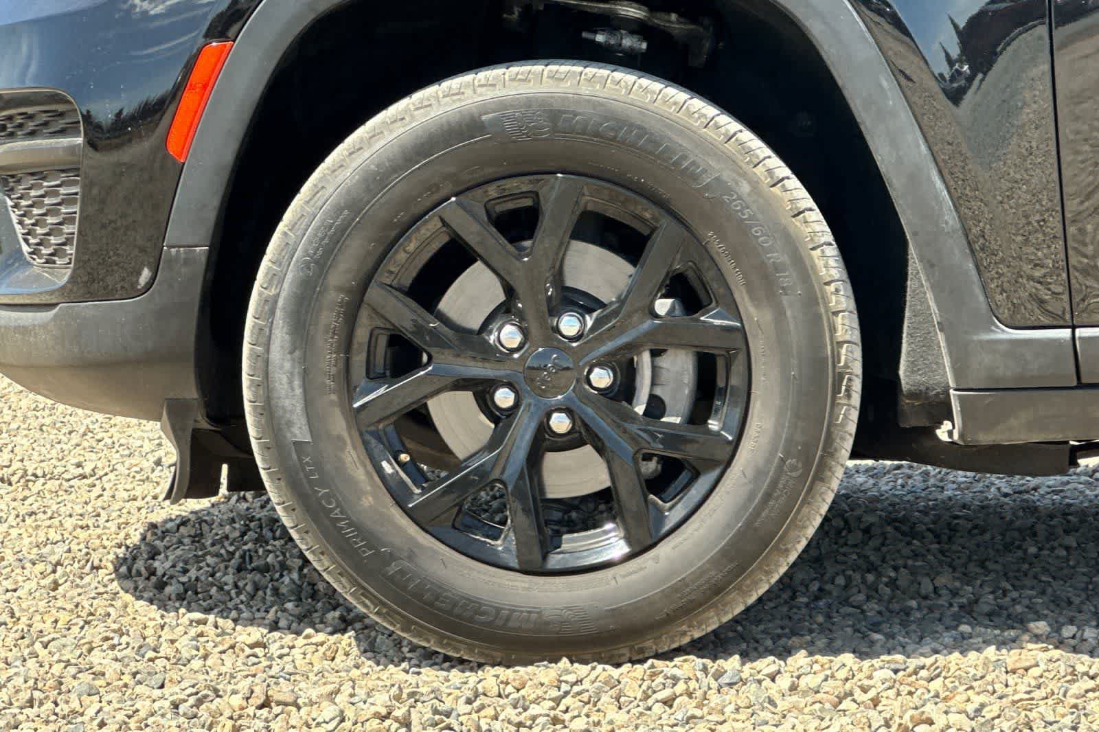 Used 2024 Jeep Grand Cherokee Altitude RWD image 35