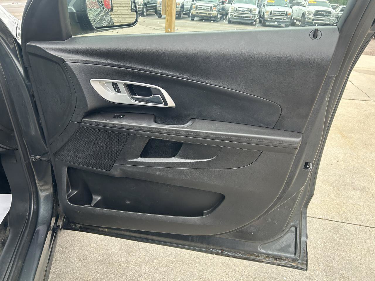 Used 2017 Chevrolet Equinox LT w/ Convenience Package FWD image 16