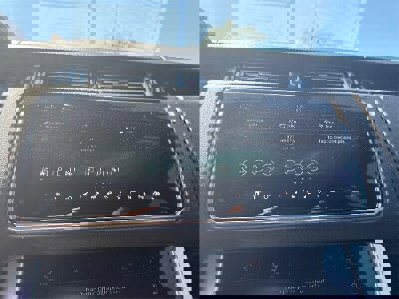 Used 2020 Land Rover Range Rover image 12