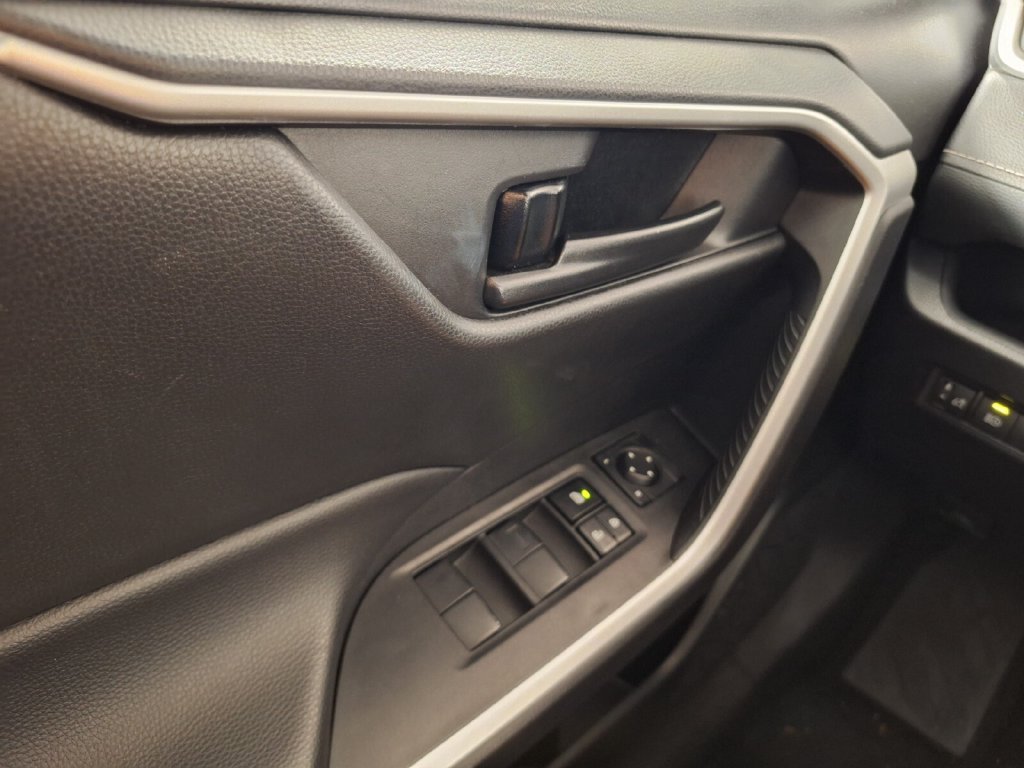 Used 2025 Toyota RAV4 LE FWD image 16
