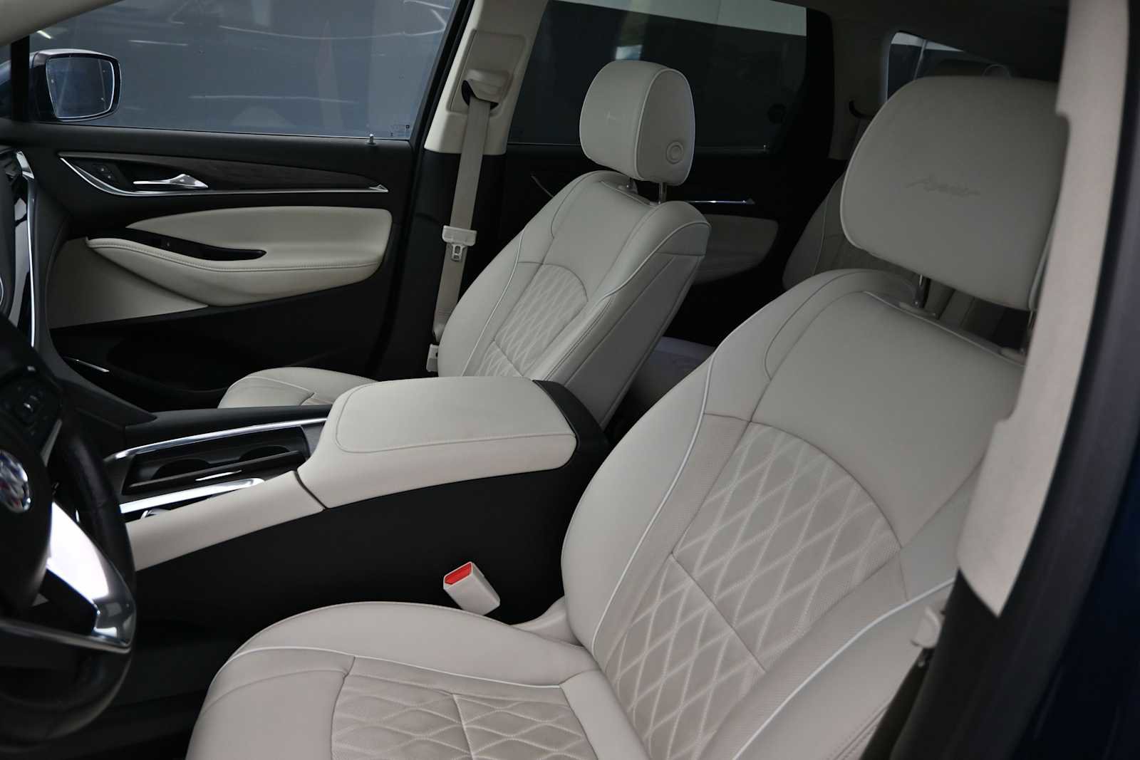 Used 2023 Buick Enclave Avenir w/ Avenir Technology Package image 21