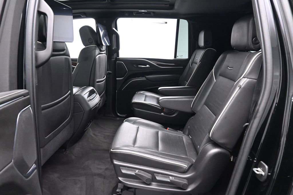 Used 2021 Cadillac Escalade ESV Premium Luxury AWD/4WD image 17